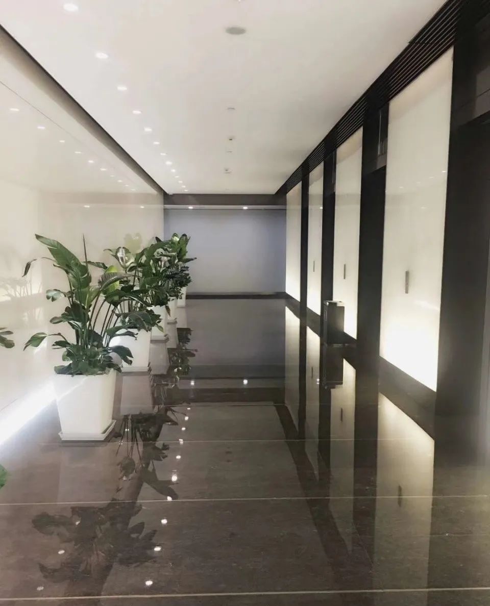 静安宝华中心办公楼__静安宝华大厦