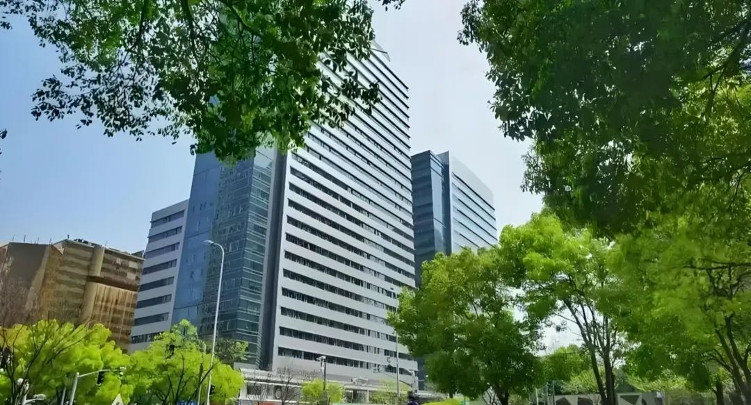 静安嘉里中心写字楼租金__静安嘉里中心建筑设计