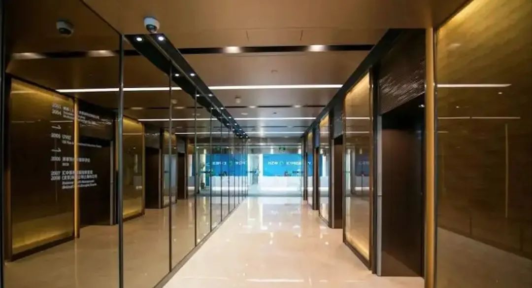 _嘉地中心：静安南京西路CBD恒隆广场旁顶级办公招租_嘉地中心：静安南京西路CBD恒隆广场旁顶级办公招租