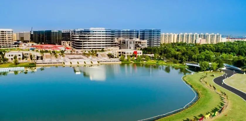 虹桥车市卖什么车_虹桥七宝古镇图片_