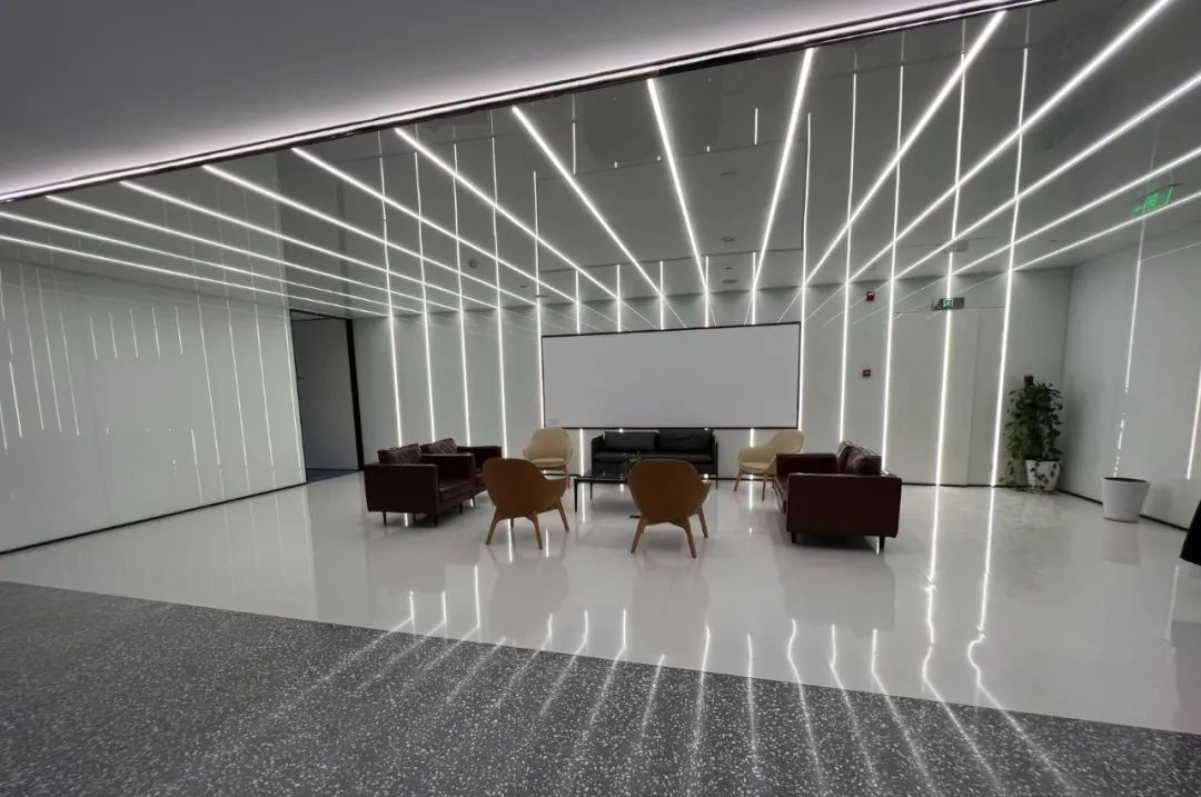 虹桥车市卖什么车__虹桥七宝古镇图片