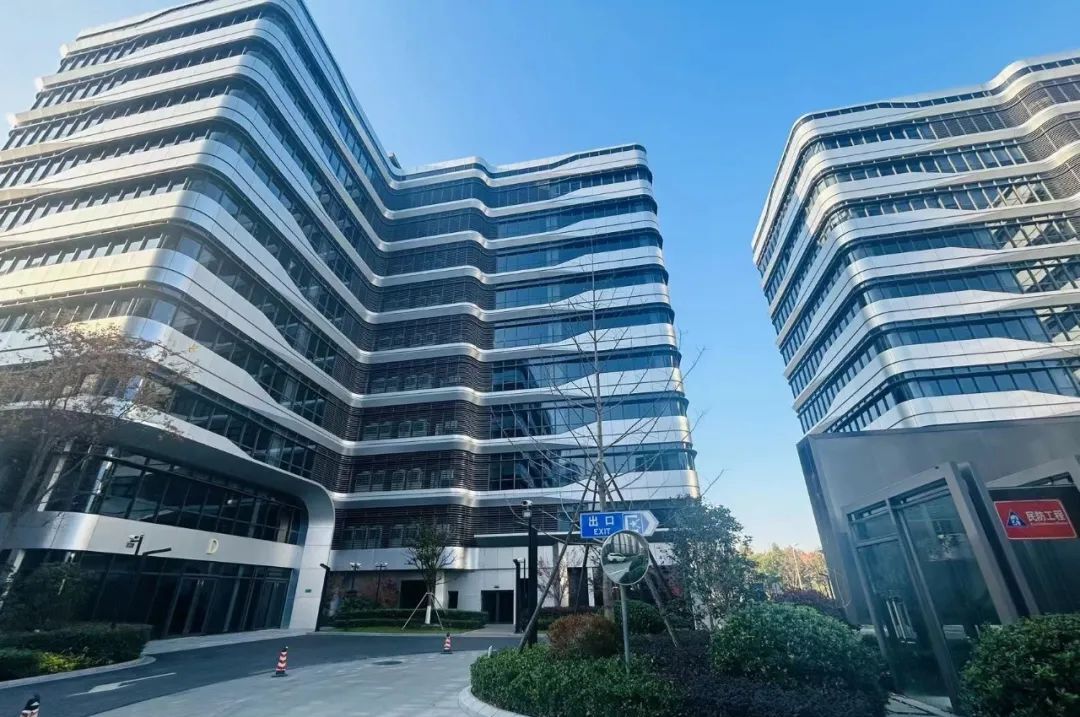 虹桥车市卖什么车_虹桥七宝古镇图片_