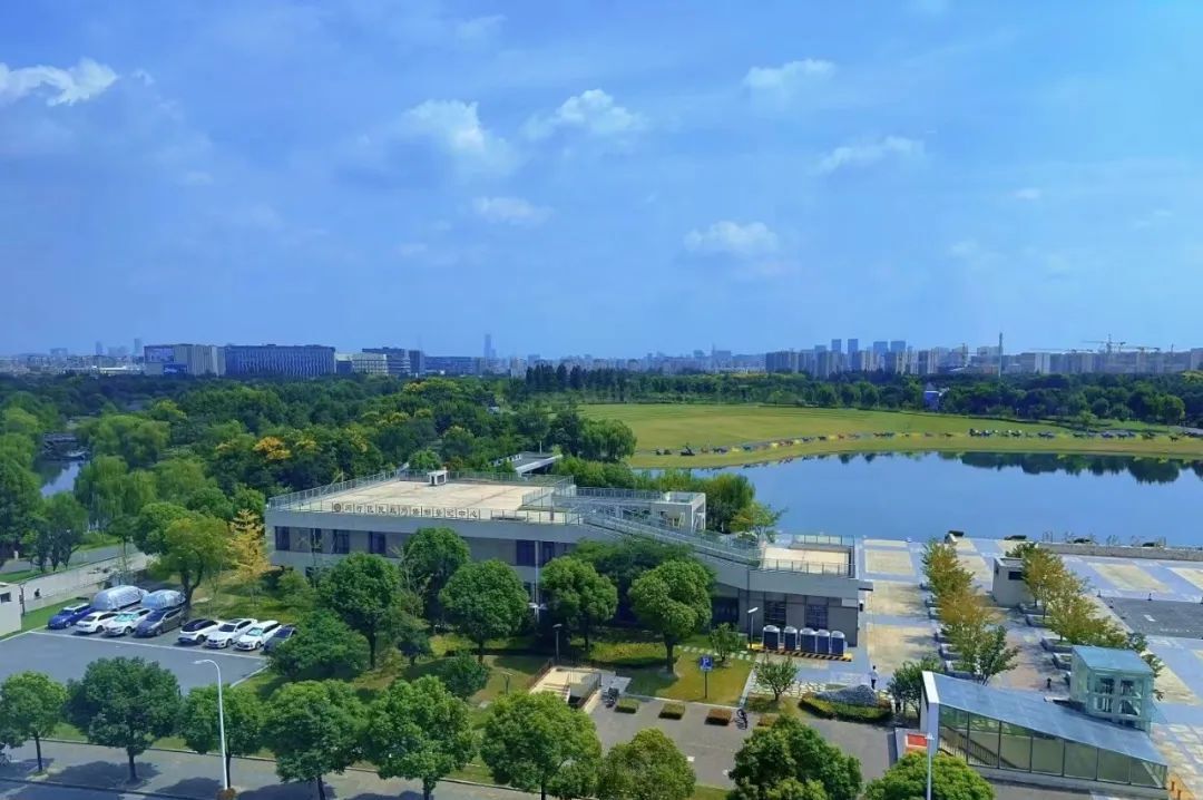 虹桥七宝古镇图片_虹桥车市卖什么车_