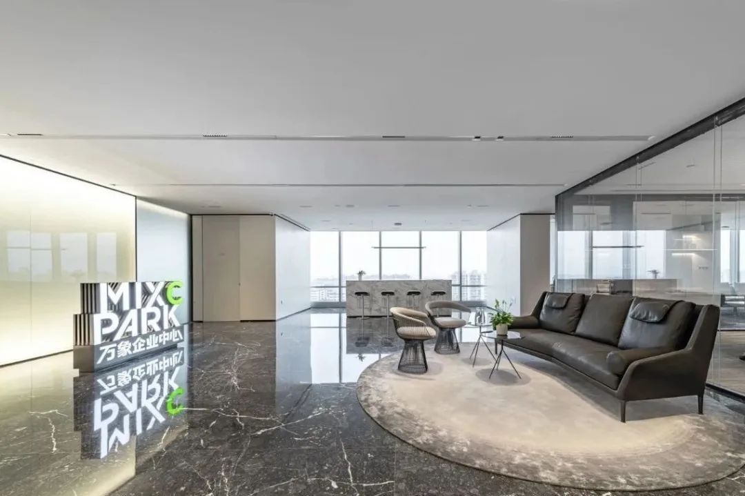 虹桥车市卖什么车__虹桥七宝古镇图片