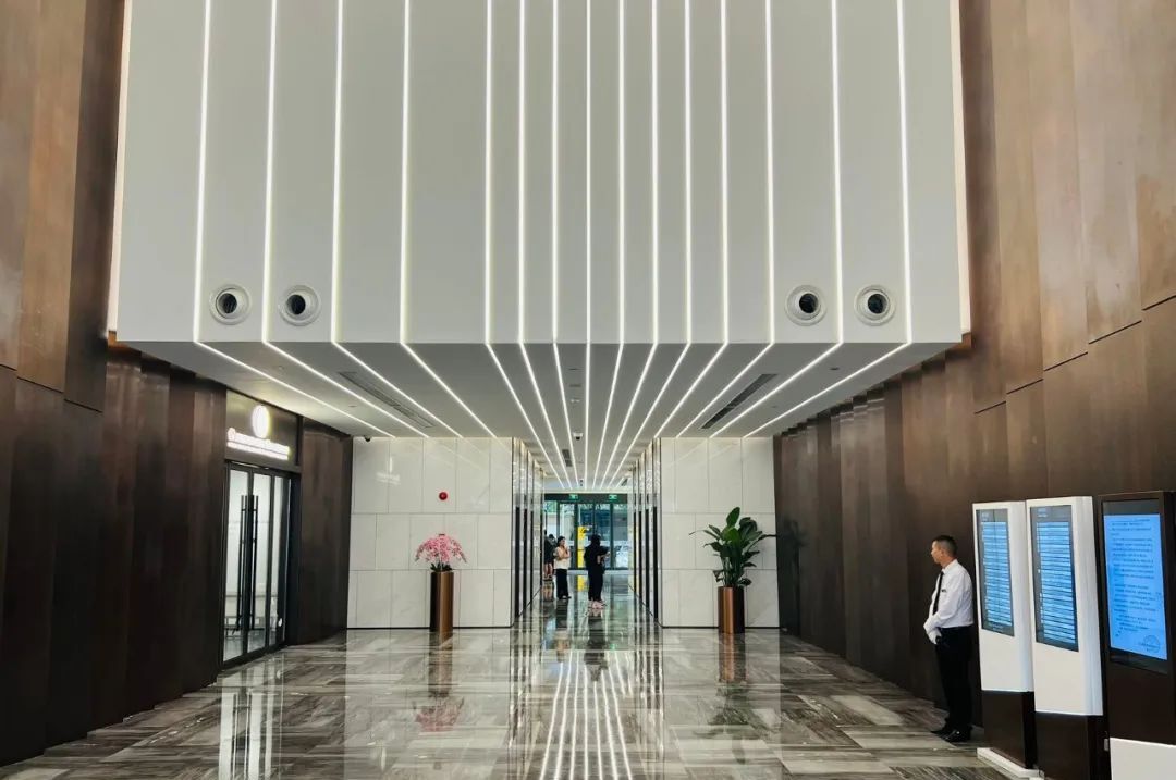 南京东方商厦__南京地铁大厦里都是哪些单位