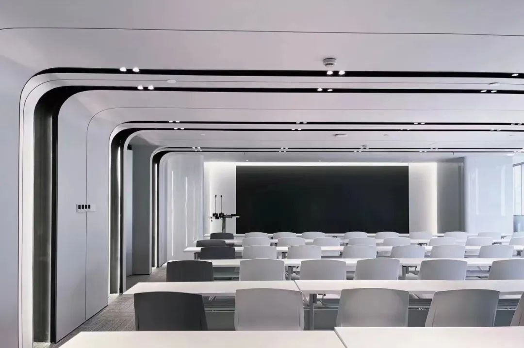 _汇银大厦：南京西路精装办公招租，空调开放至晚上11点_汇银大厦：南京西路精装办公招租，空调开放至晚上11点