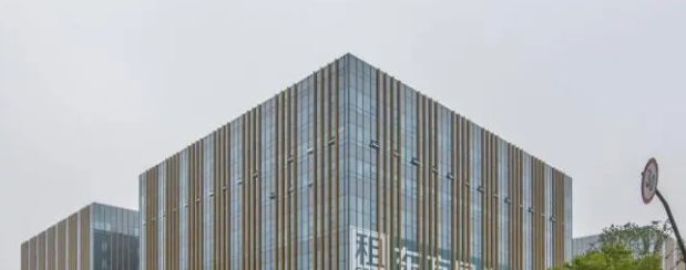 _上海广场写字楼在哪个门_上海写字楼出租视频