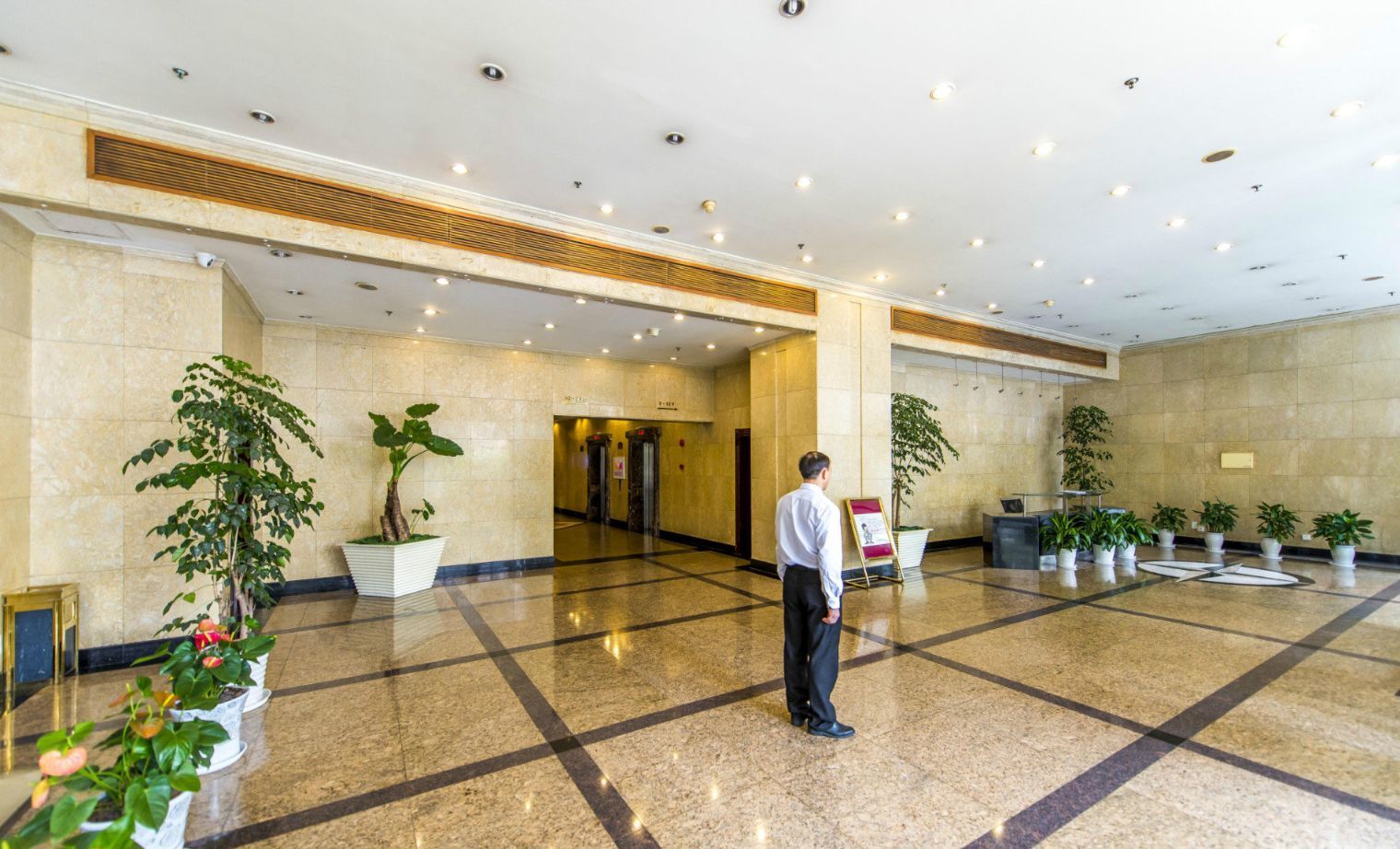 恒大物业租售中心招聘__恒业大厦物业电话