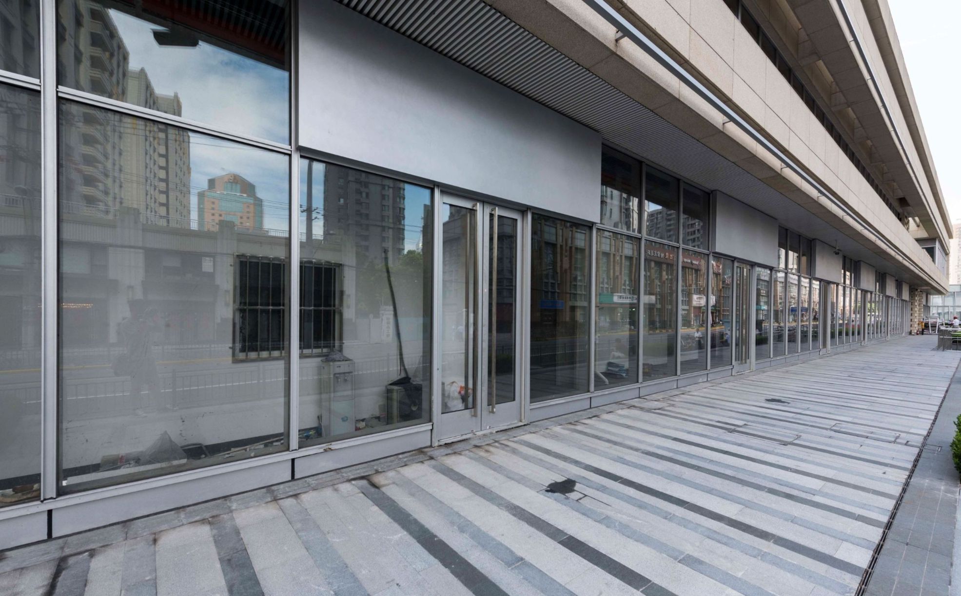 中海国际中心物业电话是多少__中海国际租房价格