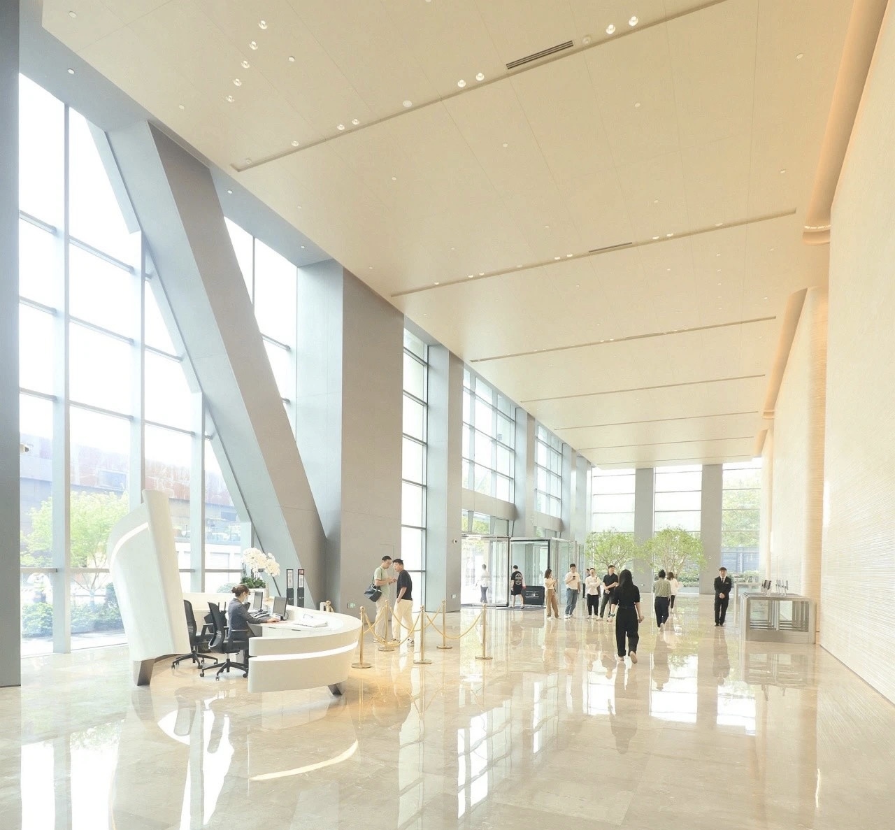 _凯德广场商铺出租_凯德广场租房子得多少钱