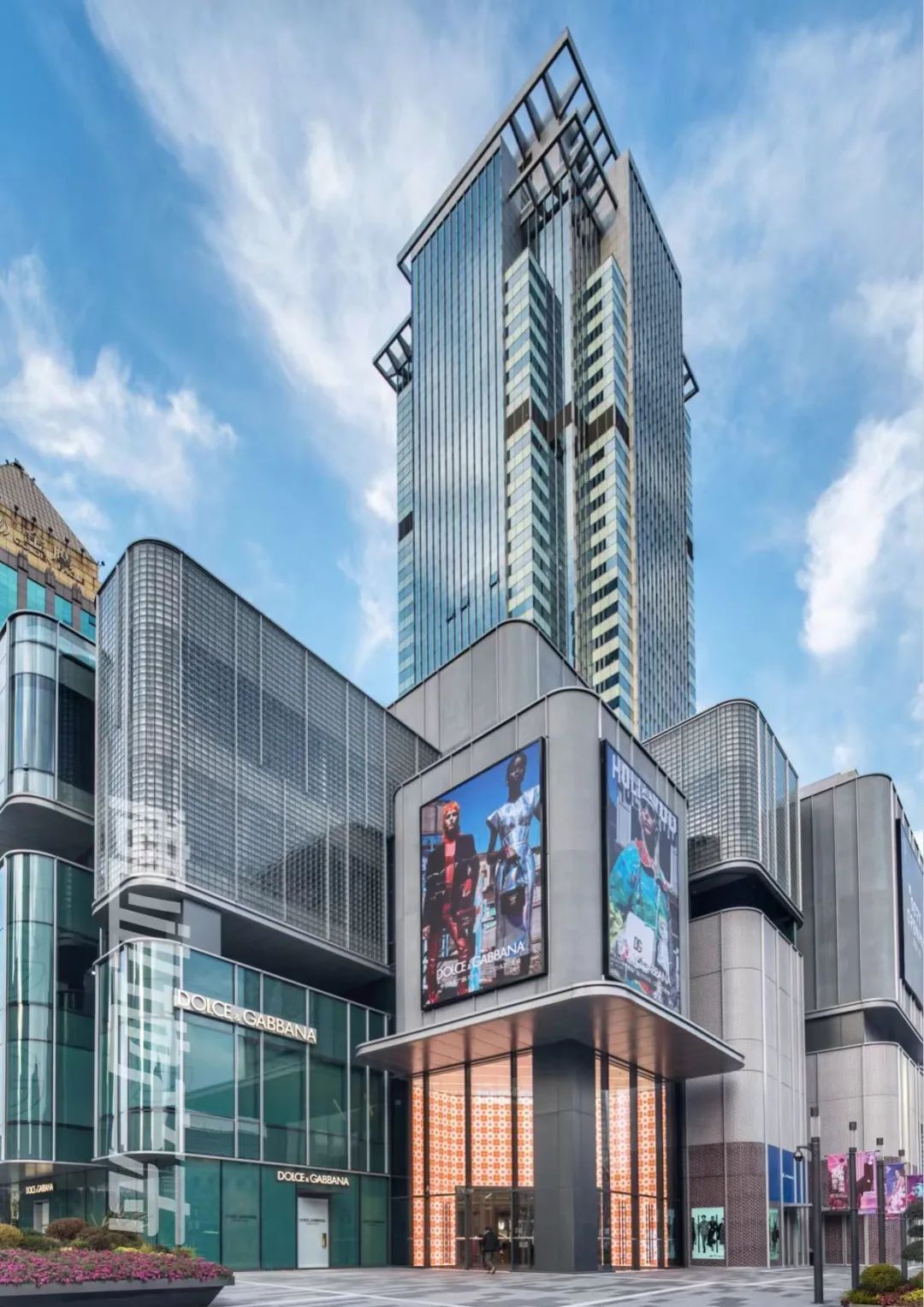 上海中信泰富广场:南京西路金三角的高端办公楼与商场+办公-办公室出租