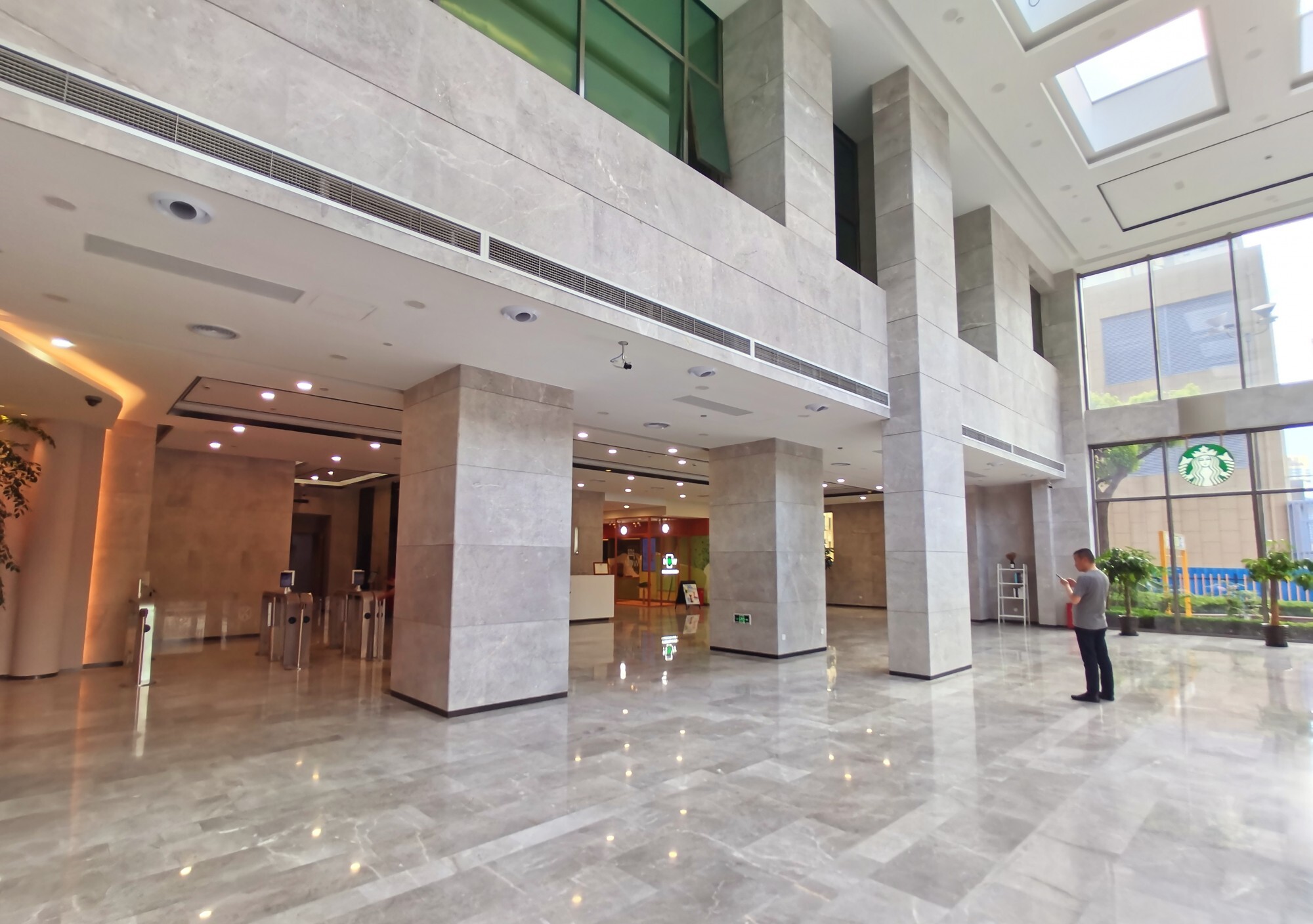 _陆家嘴招商局大厦办公环境如何_陆家嘴招商局大厦