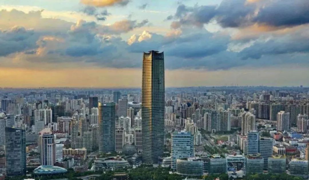 北外滩白玉兰广场顶楼免费开放_上海北外滩白玉兰广场观光_