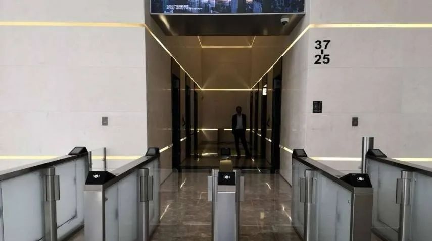 上海北外滩白玉兰广场观光_北外滩白玉兰广场顶楼免费开放_