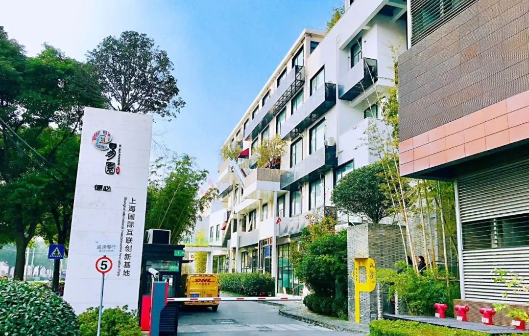 _地铁公寓出租_地铁口办公楼出租