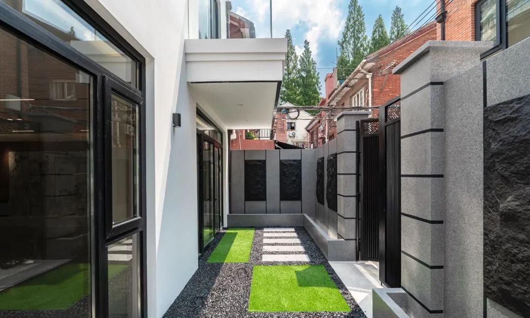 浦西长安区中意小区（忠义新邨）建设历史详情介绍，含地点及建设时间等信息