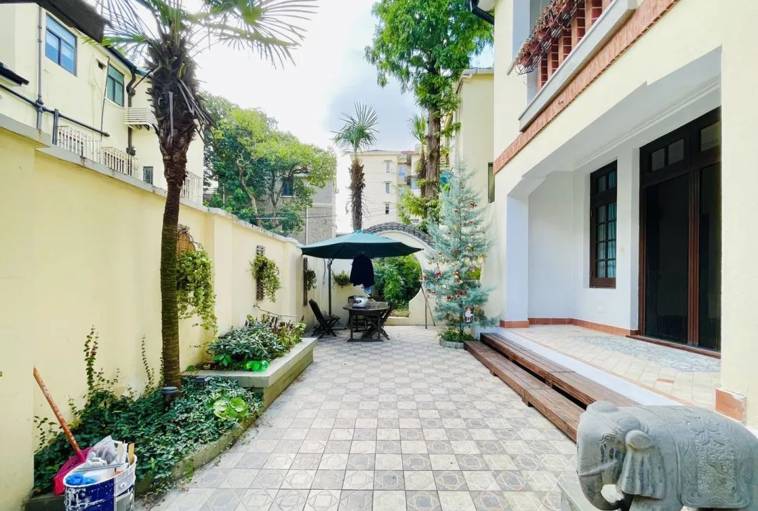 浦西长宁区宏业花园：始建于1900年前后的独特弄堂，承载诸多历史故事与人文魅力