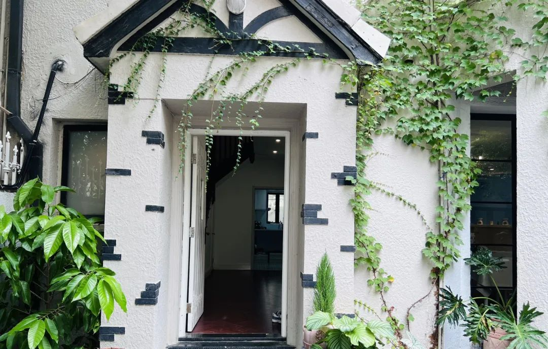 浦西徐汇区建国西路506弄懿园，1941年建造，1994年入选优秀历史建筑的顶级新式里弄介绍