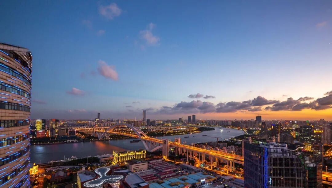 华西融创中心：黄浦世博板块靠近13号线的办公楼出租