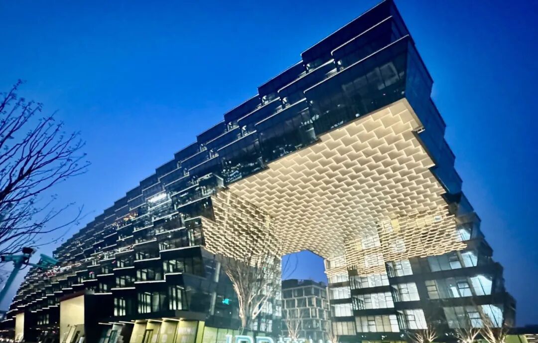 长宁IBP虹桥上城：2025年底交付的45万㎡花园式办公新地标