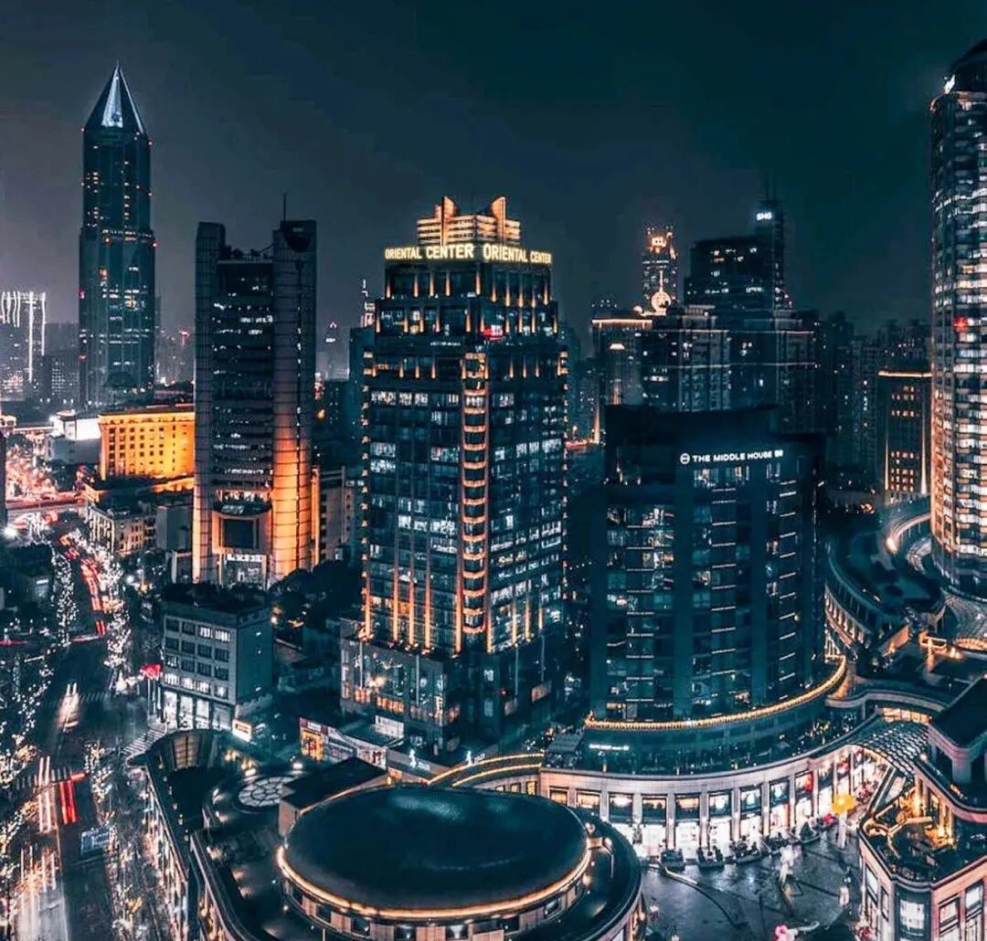 静安南京西路地铁口办公楼图鉴：东方投资大厦