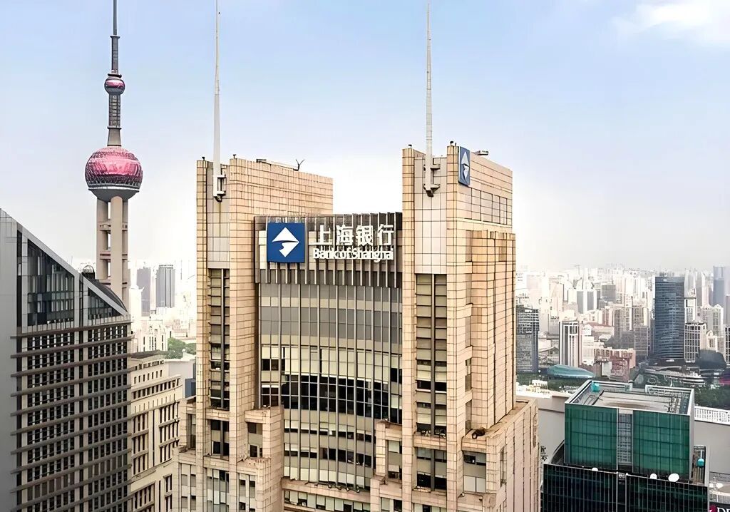 上海银行大厦：陆家嘴商务区金融核心的江景办公高地