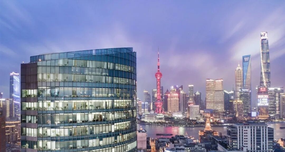 宏伊国际广场：南京东路地铁上盖的商办新地标