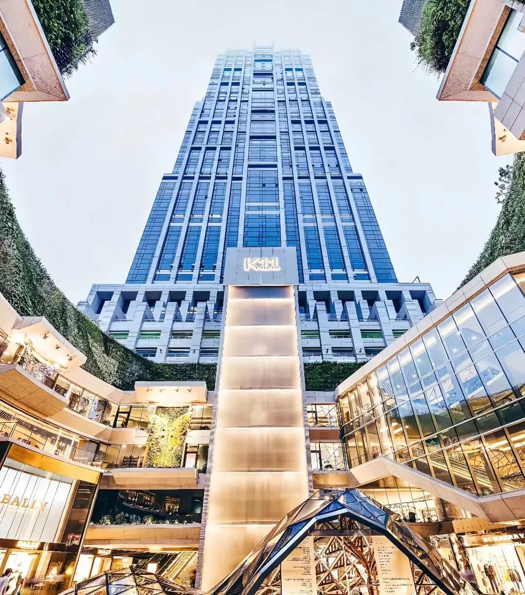 淮海中路新世界大厦精装办公室出租 | 南向采光正对新天地 4+14格局拎包入驻