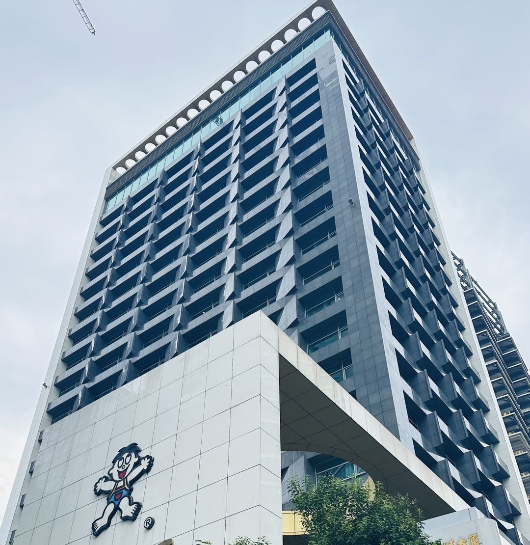 旺旺大厦南京西路商圈5A甲级办公楼办公室出租，19楼两单元可选，出租价格5.5元/平/天