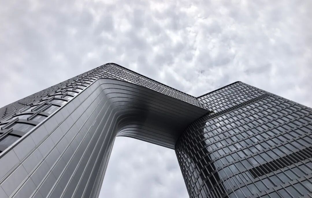 东航·滨江之门：徐汇滨江核心地段办公楼及商业出租