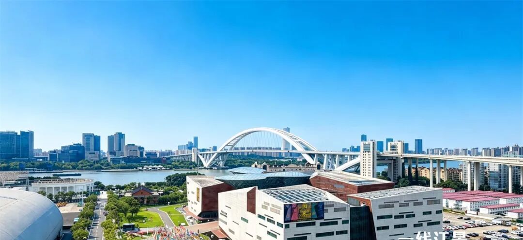 丰盛创建中心｜把办公室安放在黄浦江的光影里