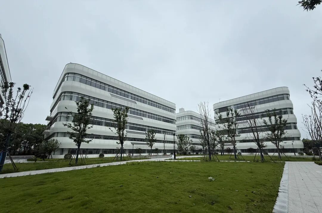 上海虹桥独栋厂房招商：4800平大空间，1200平起灵活出租，商务办公优选