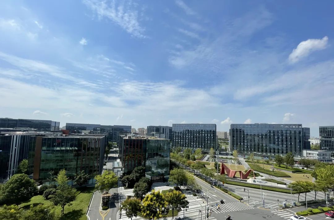 出售上海虹桥核心区地标独栋总部，精装现房诚意发售